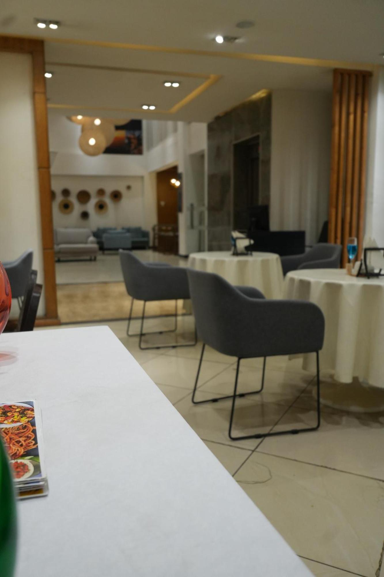 Mazeki Addis Boutique Hotel エクステリア 写真