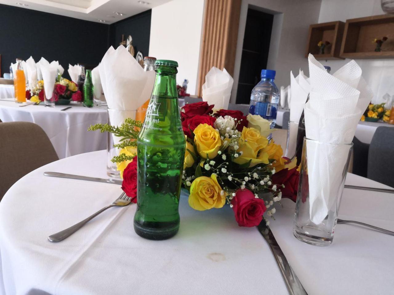 Mazeki Addis Boutique Hotel エクステリア 写真